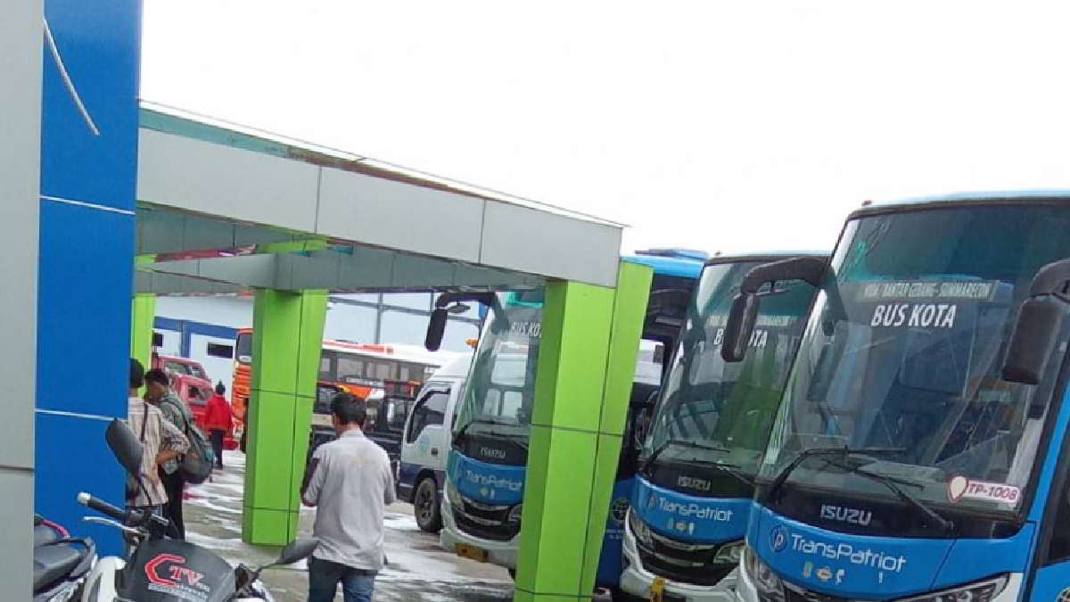 Pratek Uji KIR oleh Dishub Kota Bekasi masih diselimuti 'Pungli' oleh oknum. Modusnya melalui perantara. Jika tanpa perantara atau calo, jangan harap warga biasa langsung bisa lolos