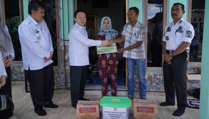 Marindo Serahkan Tali Asih untuk Korban Meninggal di Way Mincang, Way Bulok dan Lakalantas