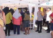 Warga antusias membeli beras bulog pada pasar murah yang digelar di halaman Mapolres Pringsewu, pada Selasa 19 Maret 2024 - foto doc ist