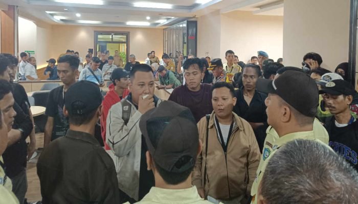 Mahasiswa Tuntut WNA Mesum dan Pengeroyok Aktivis Ditangkap