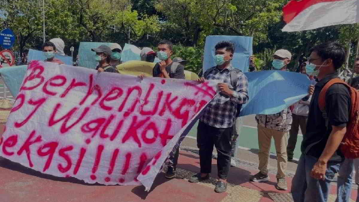 Puluhan aktivis mahasiswa gelar aksi di depan Kemendagri menuntut copot Pj Wali Kota Bekasi Gani Muhamad, Rabu 20 Maret 2024-foto doc ist