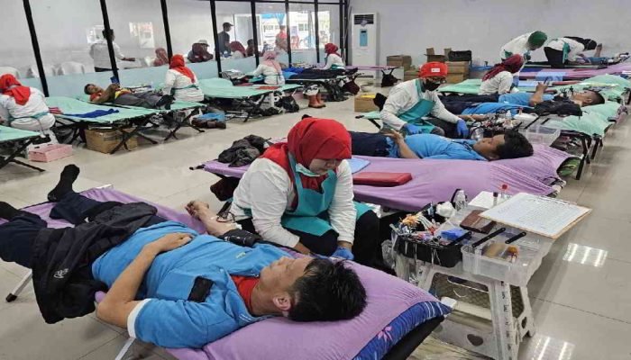 FajarPaper Gelar Kegiatan Donor Darah “Menyelamatkan Nyawa Melalui Kebaikan Hati”