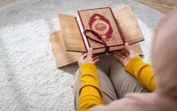 Pamer Ibadah di Media Sosial? Ini 5 Ayat Al-Qur’an yang Mengingatkan Bahaya Riya