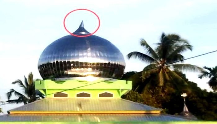 Faktor Ekonomi, Nelayan di Pulau Buru Curi Hiasan Kubah Masjid Berlapis Emas