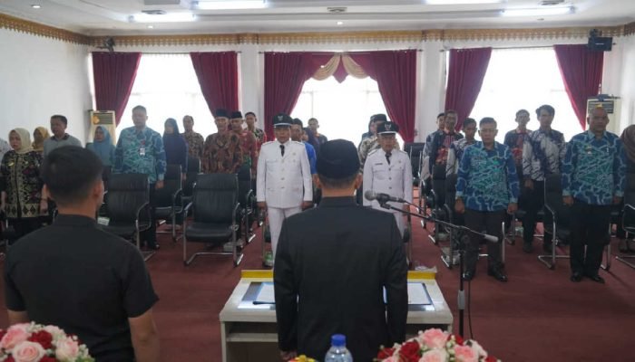 Mulyadi Irsan Lantik Dua Pj Kepala Pekon di Tanggamus, Satunya Kakon Sinarjawa