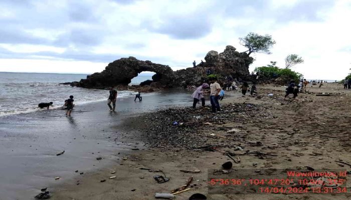 Pantai Karang Bolong Tanggamus, Jadi Destinasi Favorit Libur Idulfitri