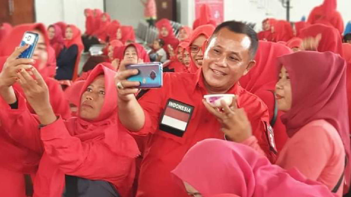 Jadi Pertama Daftar Di Pdip Nanang Ermanto Pastikan Kembali Maju