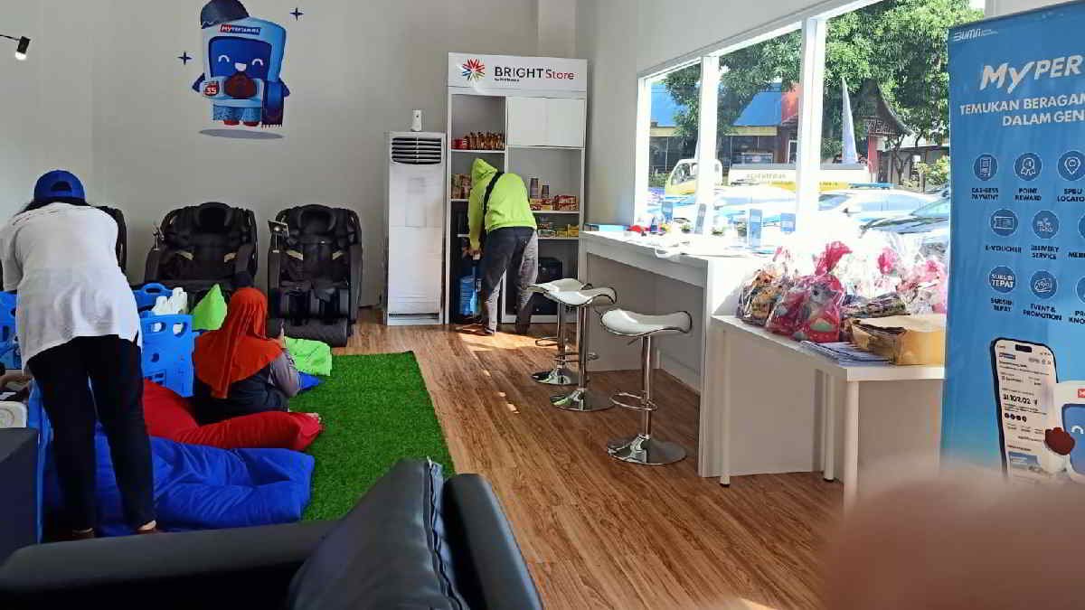 rest area KM 57 Tol Cikampek di Kabupaten Karawang, dalam menyediakan layanan bagi pemudik perempuan dan anak, Kamis (4/4/2024).