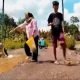 Warga Sukadana tebar ikan lele di jalan rusak menuju komplek Pemda Lampung Timur, momen itu bertepatan dengan HUT ke-25 Lampung Timur, 22 April 2024 - foto tangkapan video