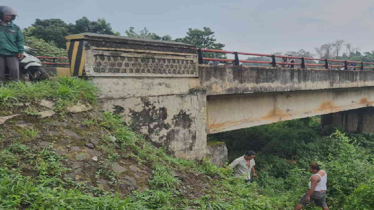 Pria asal Seputih Raman, Lampung Tengah ditemukan di kolong jembatan Jalan Lintas Pantai Timur (Jalinpantim) tepatnya di Matarambaru, Lampung Timur Senin 15 April 2024