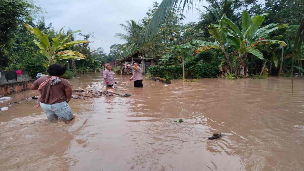 Kondisi Banjir di wilayah Pringsewu akibat hujan dan luapan sungai, Sabtu 25 Mei 2024