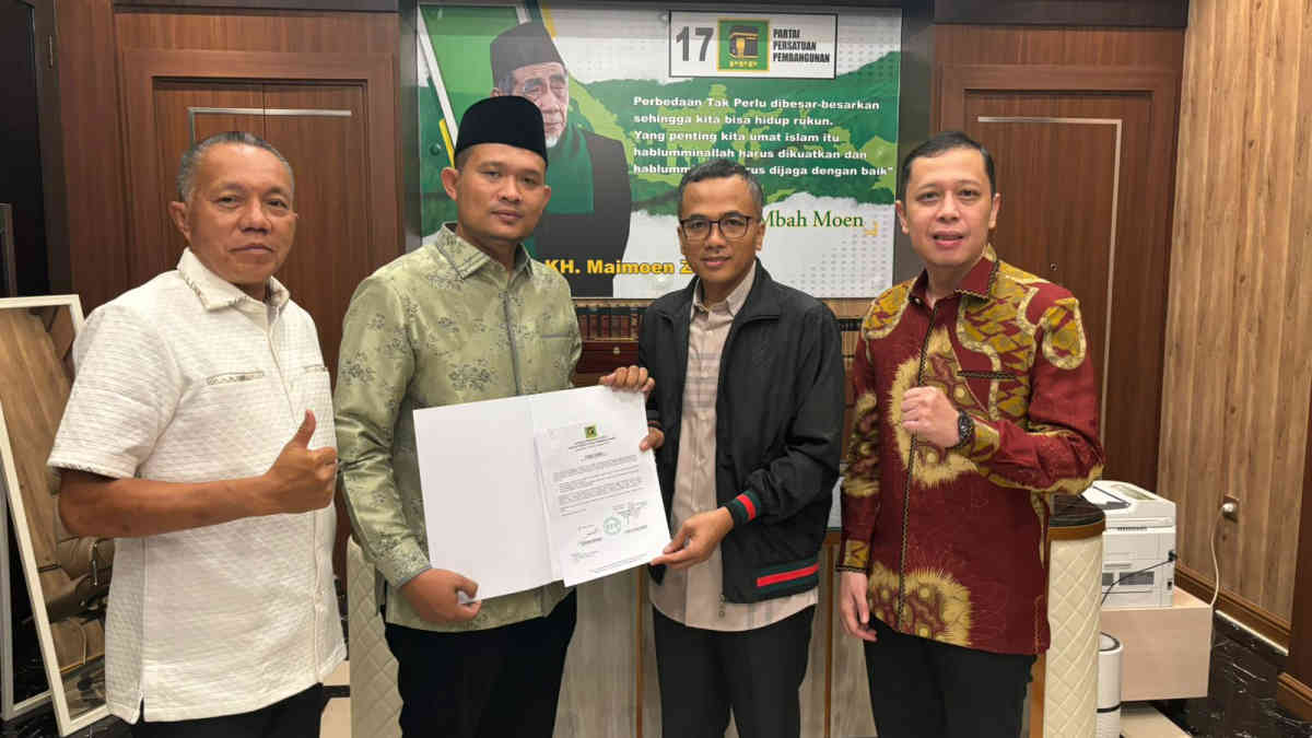 Jevi Hardi Sofyan terima surat mandat dari Partai Persatuan Pembangunan (PPP) sebagai Bakal Calon Wakil Bupati Pringsewu pada Pilkada 2024.