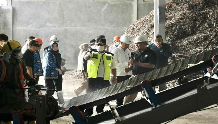 Stop Open Dumping di TPA Kopi Luhur di Cirebon di Target 6 Bulan Selesai