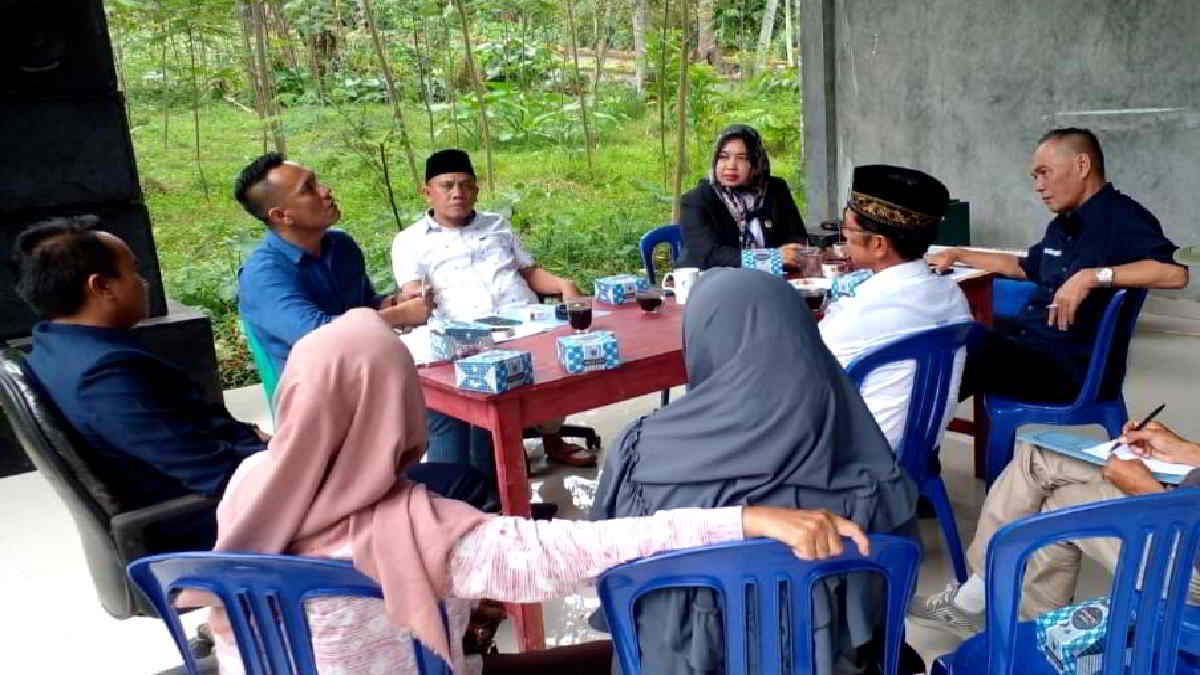 Kemarin, Senin (29/04) DPD Partai NasDem melaksanakan rapat koordinasi dan konsolidasi dengan pembahasan persiapan penjaringan calon pemimpin Tanggamus di kantor NasDem Tanggamus.- foto Arzal
