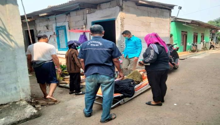 Nurajati Warga Jatimurni, 2 Tahun Terbaring Lemah di Kontrakan Sepetak Tanpa Perawatan