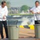 Presiden RI Joko Widodo didampingi Menteri Kelautan dan Perikanan Sakti Wahyu Trenggono, Menpan RB Azwar Anas, dan Menteri Perdagangan Zulkifli Hasan meresmikan modeling kawasan tambak budidaya ikan nila salin (BINS) di Balai Layanan Usaha Produksi Perikanan Budidaya (BLUPPB) Karawang, Jawa Barat, Rabu (8/5/2024)