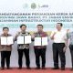 Gubernur Jabar Bey Machmudin menandatangani Perjanjian Kerja Sama Tempat Pengolahan dan Pemrosesan Akhir Sampah (TPPAS) Regional Legoknangka di Gedung Sate, Jumat (28/6/2024).