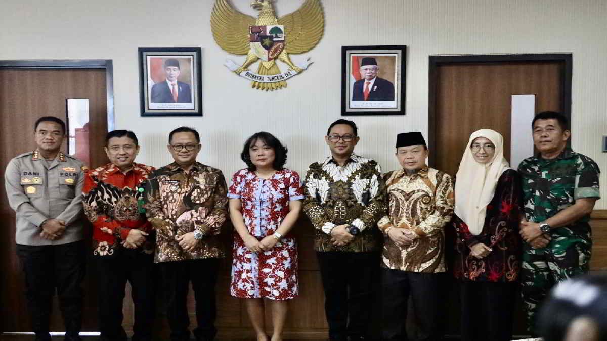Ketua DPRD Kota Bekasi H.M Saifuddaulah saat menghadiri pisah sambut Kejari Kota Bekasi pada Jumat 21 Juni 2024