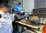 Pj. Wali Kota Bekasi Sidak Gedung Uji KIR, Pastikan Tak Ada Pungli