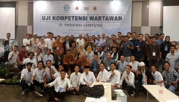 Ikut UKW Gratis Fasilitas Lembaga Uji Moestopo, Dua Wartawan Wawai News di Lampung Kompeten