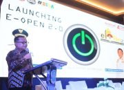 Pj Wali Kota Bekasi Gani Muhamad melaunching pembaruan aplikasi e-open untuk mempermudah pelayanan Administrasi Kependudukan, pada Kamis 20 Juni 2024