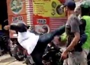NGERI! Oknum DC Tendang Driver Ojol di Bekasi, Jadi Buruan Polisi
