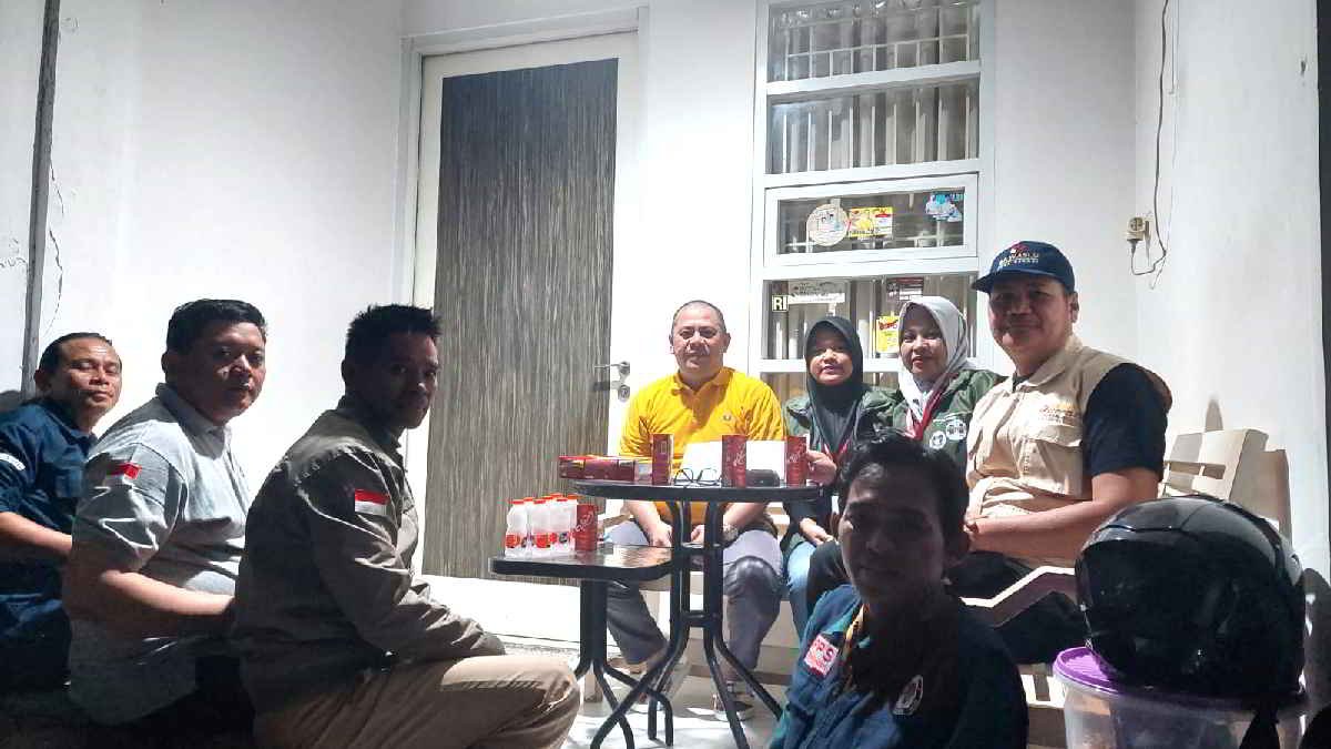 Ketua Komisi 1 DPRD Kota Bekasi Faisal saat menerima petugas Pantarlih untuk melakukan Coklit Pilkada serentak 2024, Selasa malam 2 Juli 2024- foto doc ist