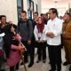 Foto: Presiden RI Joko Widodo saat berbincang kepada pasien Rumah Sakit Umum Daerah (RSUD) Dr. H. Bob Bazar, pada Kamis 11 Juli 2024.