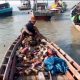 Nelayan Lampung Selatan panen rokok dan aneka barang lainnya dampak dari kapal tenggelam di sekitar Laut Kepulauan Seribu