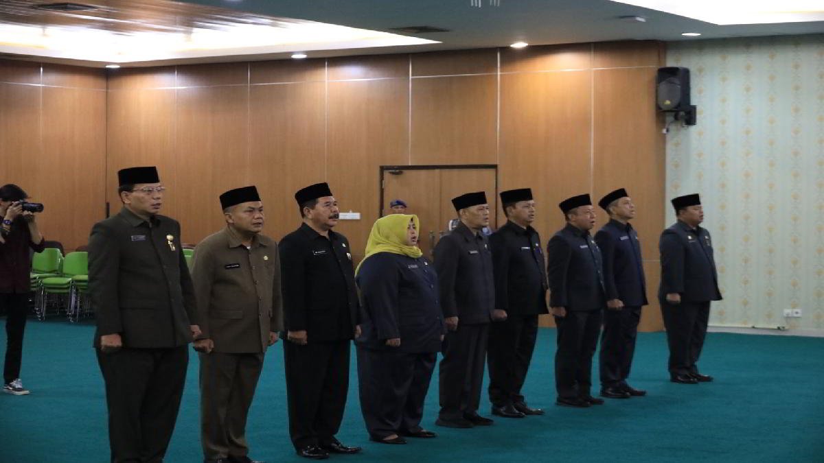Pj Wali Kota Bekasi melakukan pelantikan rotasi mutasi 10 pejabat eselon II dilingkungan Pemerintah Kota Bekasi pada Jumat 5 Juli 2024