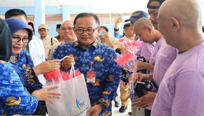 Pj. Wali Kota Bekasi Kunjungi Yayasan Galuh di Sepanjangan Jaya