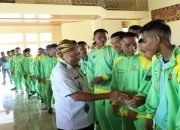 Dawam Rahardjo Lepas Tim Sepak Bola Persilamtim U-17 Piala Soeratin
