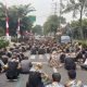 Foto: Aksi demo GMBI menduduki gedung DPRD, Jl Chairil Anwar, Kota Bekasi, Kamis (8/8/2024).