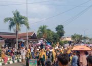 Saksikan Karnaval HUT RI ke 79, Ribuan Warga Tumpah Ruah di Jalan Merdeka Kota Agung