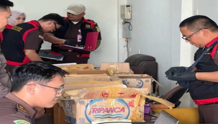 Rugikan Negara Capai 3,2 Miliar, Kejati Lampung Geledah Kantor Rekanan PDAM Way Rilau