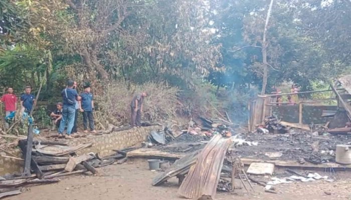 Bakal Calon Wakil Bupati Tanggamus Tinjau Lokasi Kebakaran di Pekon Sumur Tujuh