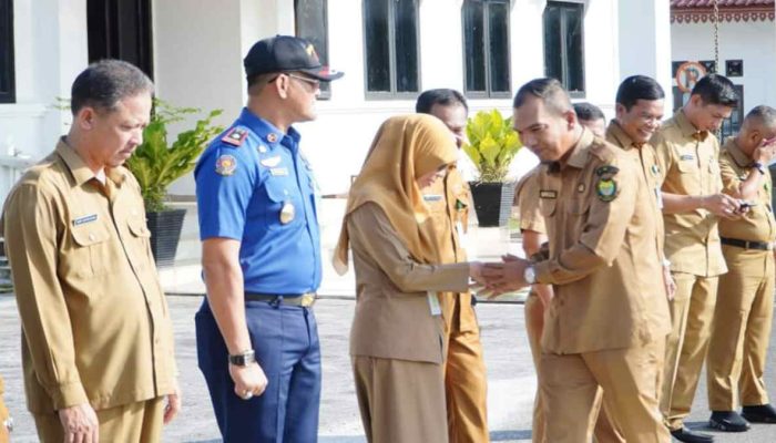 Jelang Pendaftaran Calon Bupati, Novrizal Pimpin Apel sekaligus Berpamitan Mundur sebagai ASN di Lingga