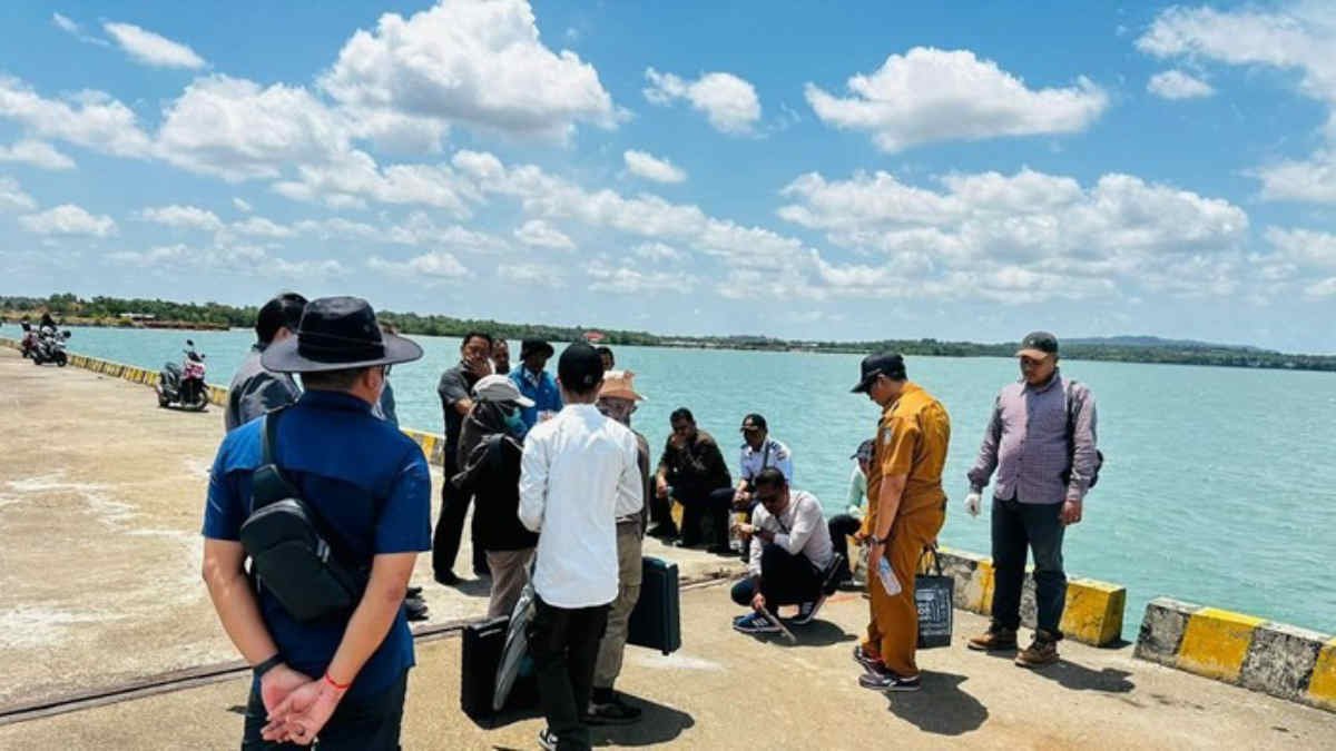 Polisi bersama BPK cek fisik Pelabuhan Tanjung Mocco, di Dompak, Tanjungpinang, pada 6 Agustus 2024