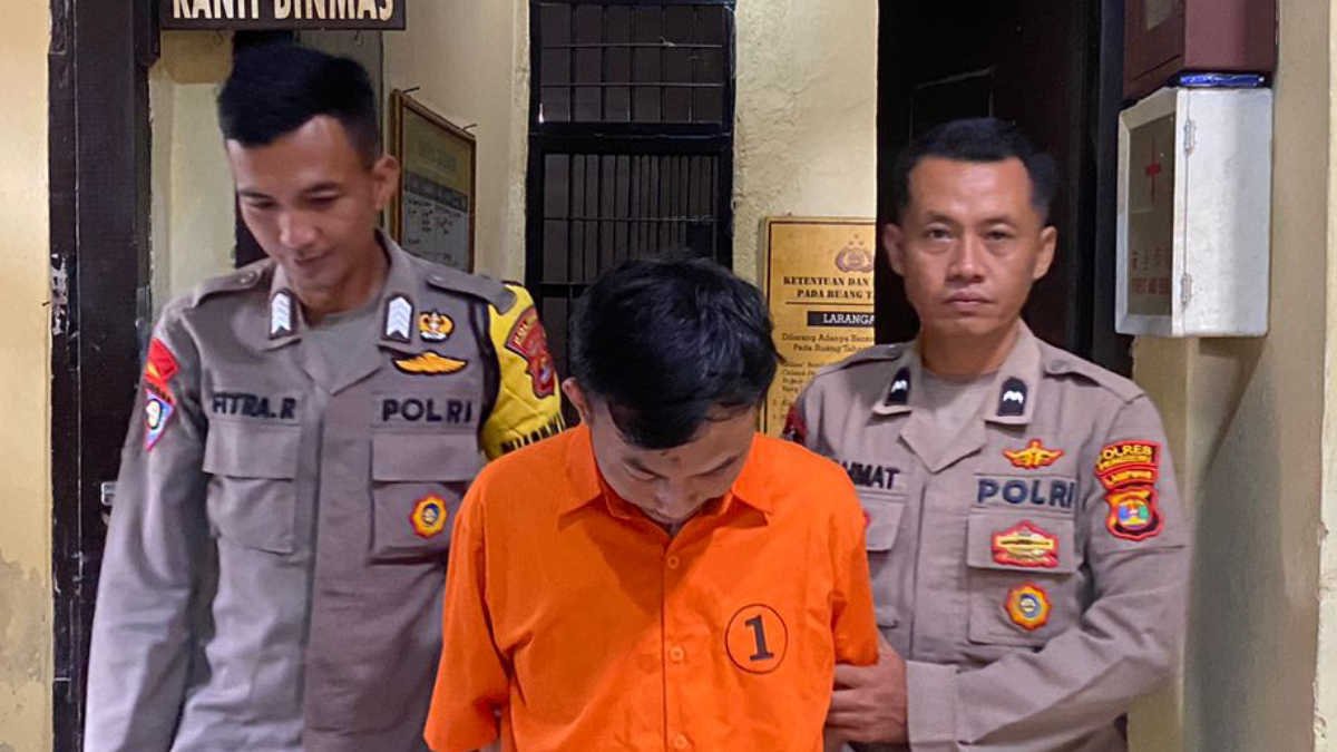 Foto: Pelaku berinisial AR alias Udin Pecong (31), warga Dusun Cilancar, Pekon Rantau Tijang, Kecamatan Pugung, Kabupaten Tanggamus, berhasil ditangkap, pada Rabu 7 Agustus 2024 sekitar pukul 22.00 WIB.