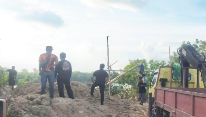 DUH.. Polisi Angkut Pelaku Tambang Ilegal dan Mesin Penyedot Pasir di Galang Batang