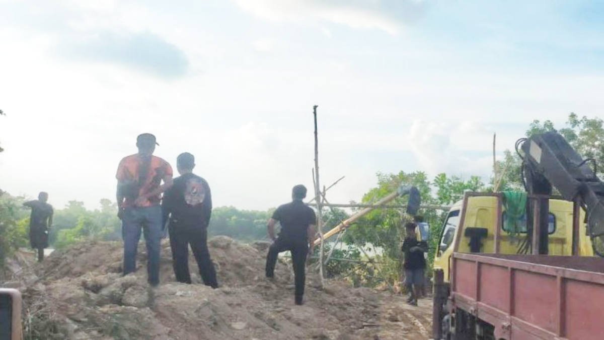 Foto: Dari penggerebekan di lokasi tambang ilegal itu tegas Alson, polisi hanya mendapatkan sejumlah pekerja dan alat yang digunakan untuk menambang, pada Selasa 13 Agustus 2024.