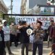 Puluhan orang menamakan diri Masyarakat Jatiasih Bersatu (Masjaber) menggelar aksi di depan gedung PN Kota Bekasi, Kamis 29 Agustus 2024