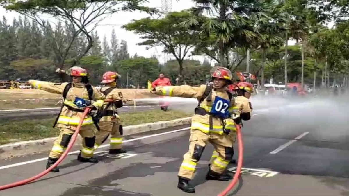 Fajar Paper juara pertama dalam lomba Bekasi 2nd Fire Fighter Challenge Skill Competition Tingkat Kab. Bekasi 2024. Acara lomba dilaksanakan di Jalan Boulevard Kawasan Deltamas, Cikarang Pusat dan dibuka langsung oleh Pj. Bupati Bekasi, Dr. H. Dani Ramdan pada Rabu (7/8/2024) foto ist