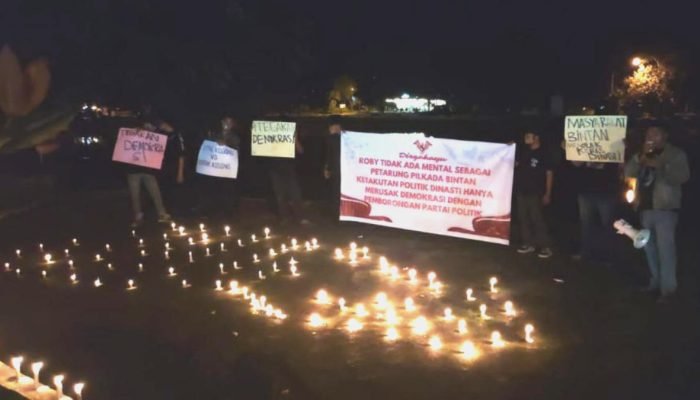 Aksi Seribu Lilin Bentuk Keprihatinan Pilkada Bintan Lawan Kotak Kosong