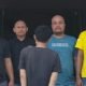 RS (32) warga Pekon Sinar Saudara pelaku pembobolan jendela rumah warga Tanjung Agung saat digelandang Polisi Polsek Kotaagung, Minggu 1 September 2024.