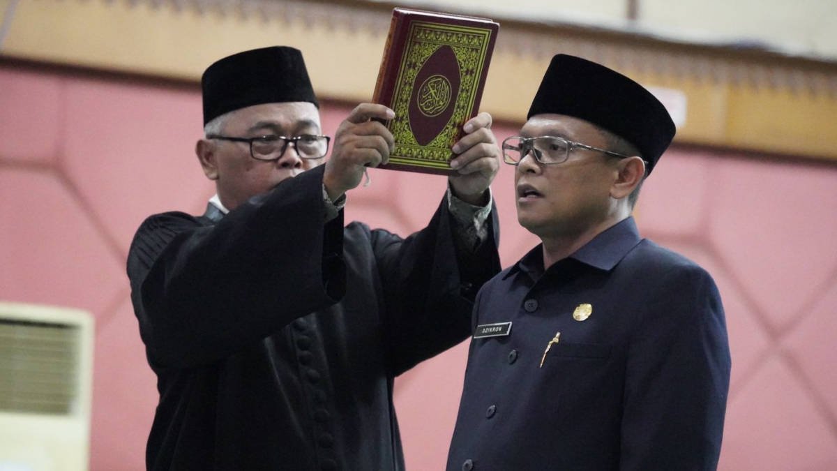 Dzikron Kadistaru Kota Bekasi saat menjalani prosesi pelantikan pada Rabu 4 September 2024