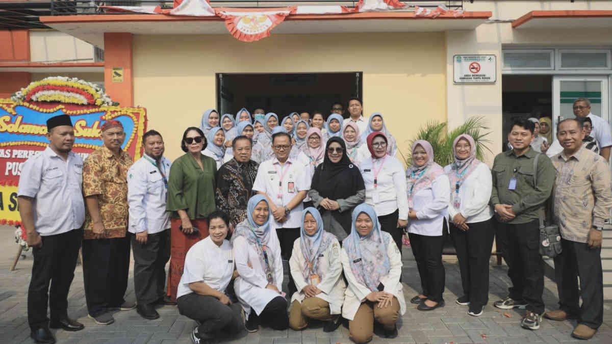 Pj Wali Kota Bekasi Gani Muhamad meresmikan Gedung Puskesmas Bintara, setelah selesai dilaksanakan rehabilitasi, sekaligus meresmikan Poli Akasia, Kamis 19 September 2024