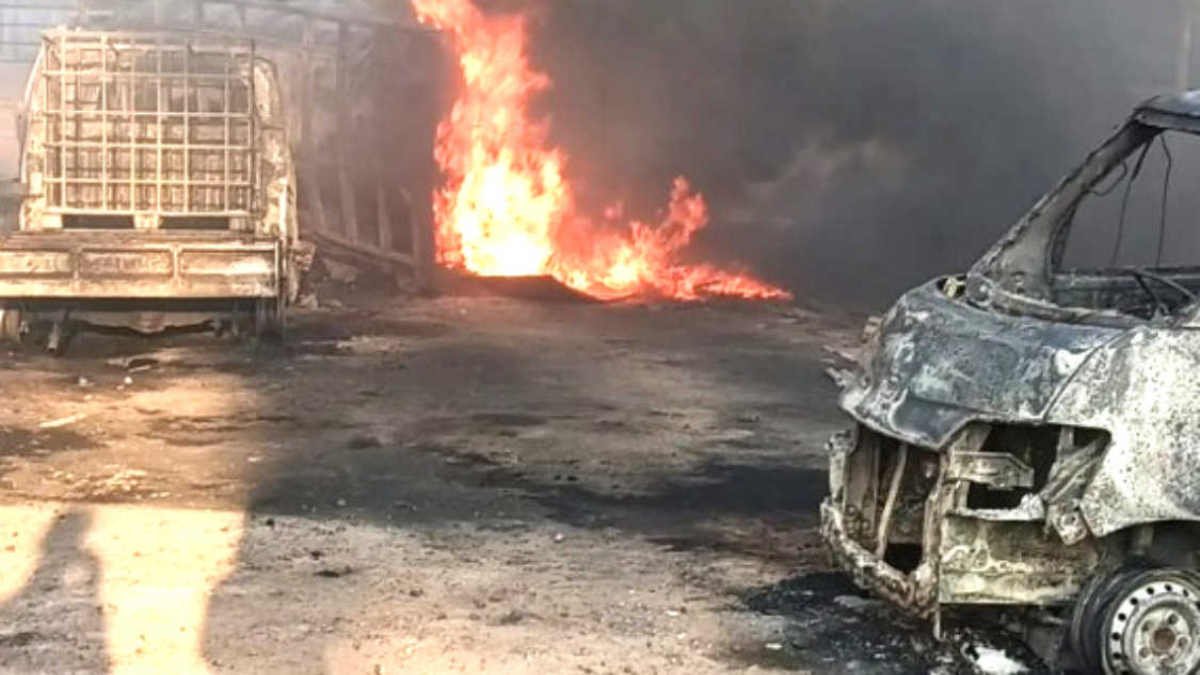 Gudang BBM diduga ilegal di Jalan Keramat Jaya, Hajimena, Natar, Lampung Selatan, sekira pukul 16.00 WIB, Jumat 20 September 2024