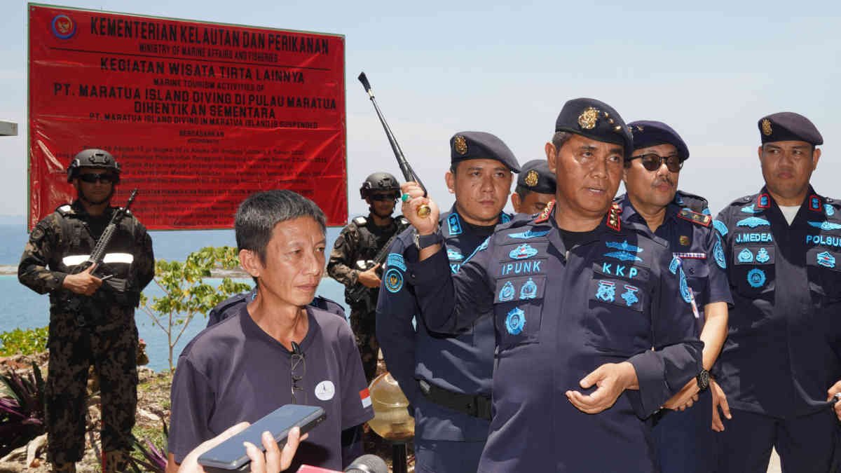 Foto: Direktur Jenderal Pengawasan Sumber Daya Kelautan dan Perikanan (PSDKP) Pung Nugroho Saksono, dalam Konferensi Pers di Media Center Gedung Mina Bahari, Jakarta, pada Senin (23/9/2024)