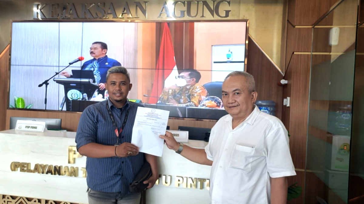 Ketua Umum DPP LSM LINAP Baskoro beserta Sekjen Aji Rusmansyah laporkan korupsi di Kejagung, pada Rabu 4 September 2024